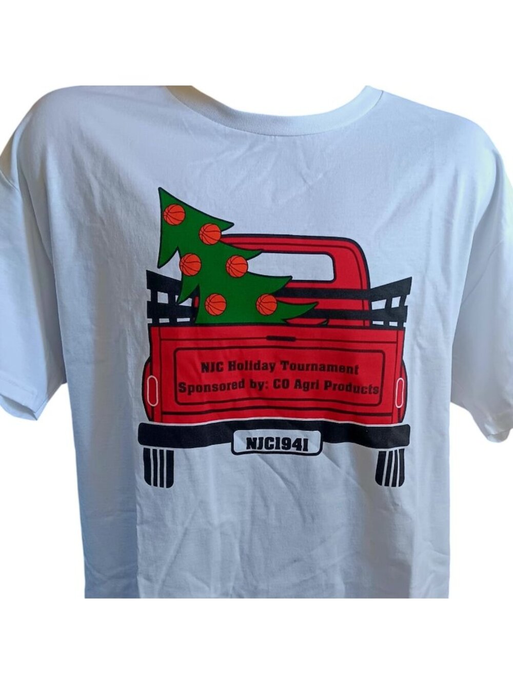 NEW Men's Medium T-Shirt Hanes Basketball Christmas Tree Tournament NWT Colorado